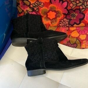BC quilted boot size 9 worn only once